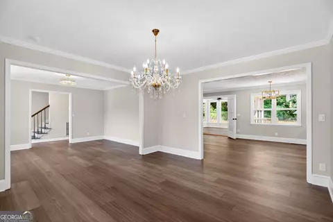 Living - 406 Ashford Cir, Lagrange, GA 30240 photo 2 of 5