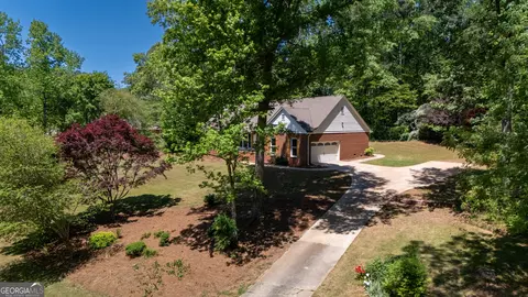 Exterior - 406 Ashford Cir, Lagrange, GA 30240 photo 4 of 9