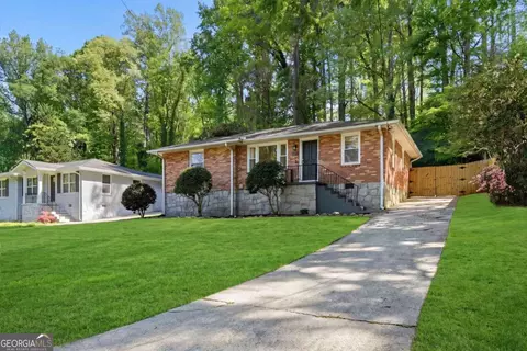 898 Scott Cir, Decatur, GA 30033