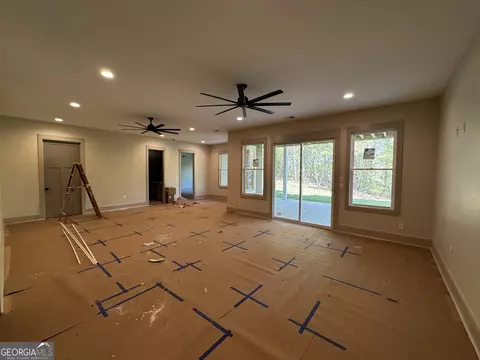 Living - 260 Edgewater Trl S, Toccoa, GA 30577 photo 3 of 3