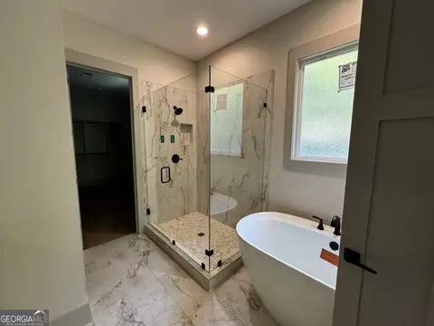 Bath - 260 Edgewater Trl S, Toccoa, GA 30577 photo 3 of 7