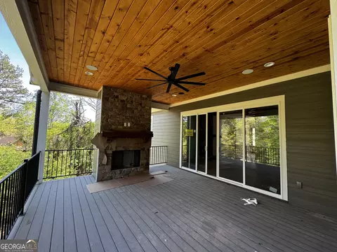 Exterior - 260 Edgewater Trl S, Toccoa, GA 30577 photo 2 of 5