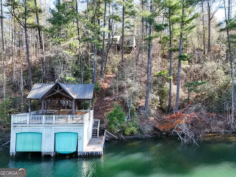 91 Dragway Ln, Lakemont, GA 30552