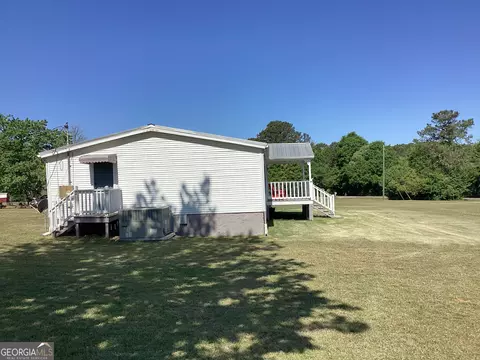 Exterior - 935 Cannafax Rd, Barnesville, GA 30204 photo 2 of 7
