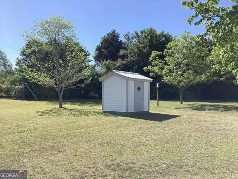 Exterior - 935 Cannafax Rd, Barnesville, GA 30204 photo 3 of 7