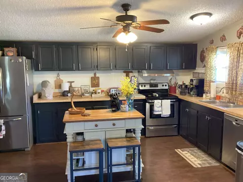 Kitchen - 935 Cannafax Rd, Barnesville, GA 30204 photo 1 of 2