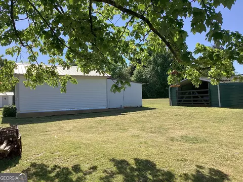 Exterior - 935 Cannafax Rd, Barnesville, GA 30204 photo 5 of 7