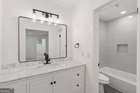 Bath - 14030 Cogburn Rd, Milton, GA 30004 photo 3 of 7