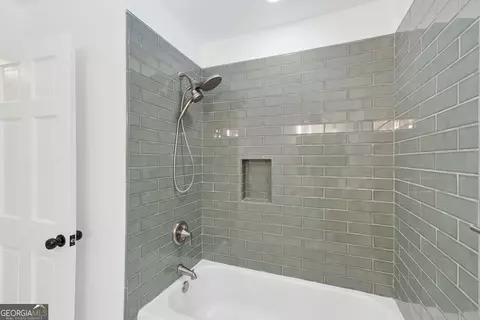 Bath - 14030 Cogburn Rd, Milton, GA 30004 photo 6 of 7