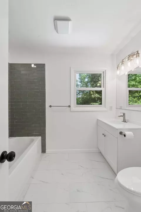 Bath - 14030 Cogburn Rd, Milton, GA 30004 photo 7 of 7