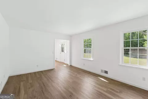Living - 14030 Cogburn Rd, Milton, GA 30004 photo 6 of 6
