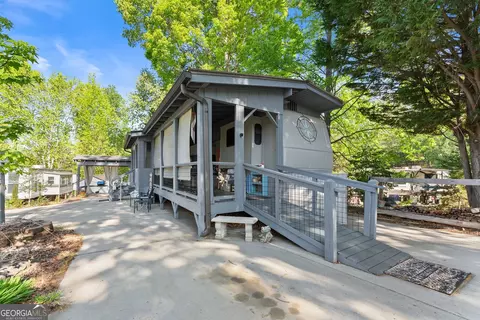 42 Nomad Trl, Cleveland, GA 30528