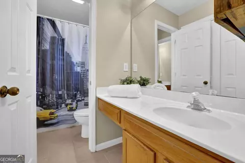 Bath - 4095 Beaver Oaks Dr, Duluth, GA 30096 photo 4 of 5