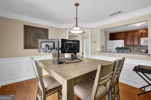 Dining - 4095 Beaver Oaks Dr, Duluth, GA 30096 photo 2 of 2