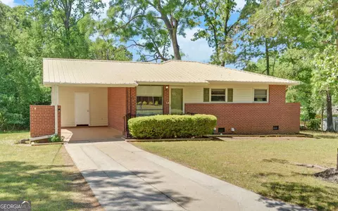 60 Kelsey Dr, Hartwell, GA 30643