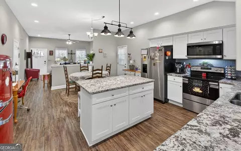 Kitchen - 955 Chappell Mill Rd, Milner, GA 30257 photo 4 of 4