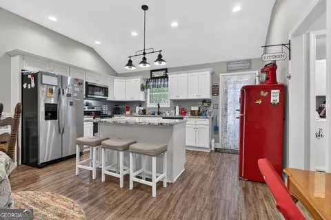 Kitchen - 955 Chappell Mill Rd, Milner, GA 30257 photo 1 of 4