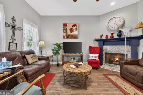 Living - 955 Chappell Mill Rd, Milner, GA 30257 photo 1 of 1