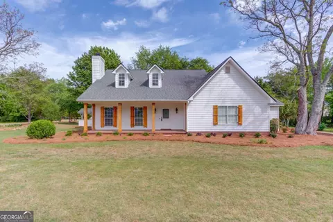 1554 Maddox Rd, Hoschton, GA 30548