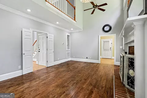Living - 107 Big Oak Dr, Barnesville, GA 30204 photo 4 of 7