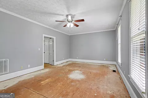 Living - 107 Big Oak Dr, Barnesville, GA 30204 photo 7 of 7