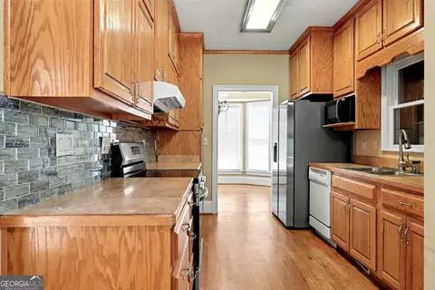 Kitchen - 107 Big Oak Dr, Barnesville, GA 30204 photo 1 of 4