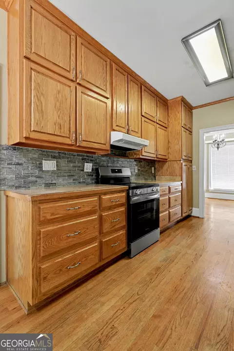 Kitchen - 107 Big Oak Dr, Barnesville, GA 30204 photo 2 of 4