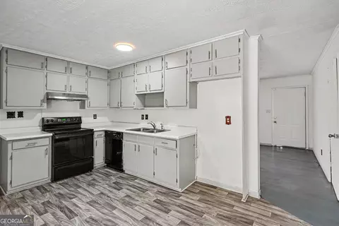 Kitchen - 6364 Maddox Rd, Morrow, GA 30260 photo 2 of 3