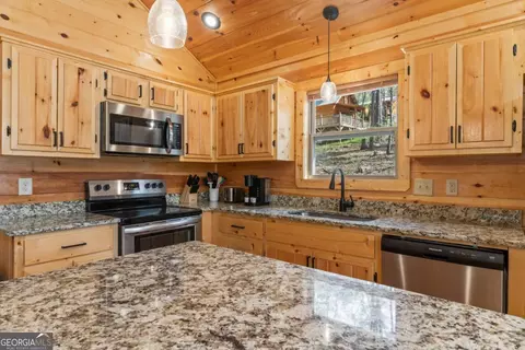 Kitchen - 237 Bentley Cv #314, Murphy, NC 28906 photo 5 of 6
