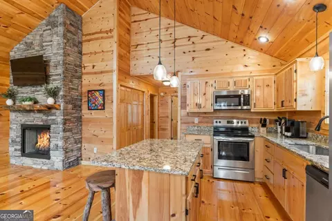 Kitchen - 237 Bentley Cv #314, Murphy, NC 28906 photo 6 of 6