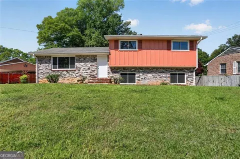 6107 Winview Dr, Forest Park, GA 30297