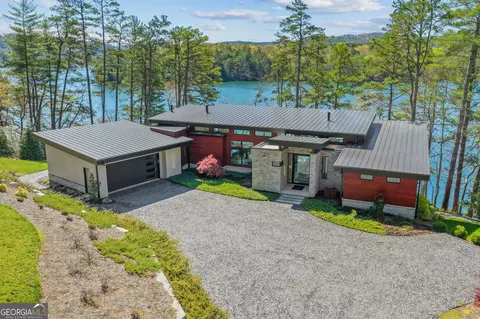 565 Wildflower Cir, Clarkesville, GA 30523