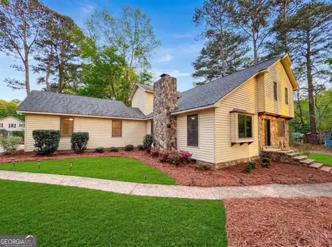 521 Sandstone Dr, Athens, GA 30605
