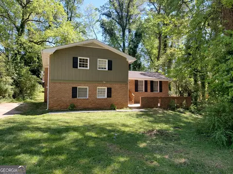 2686 Shadowbrook Dr, Decatur, GA 30034