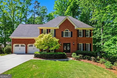 5702 Fallsbrook Ln NW, Acworth, GA 30101