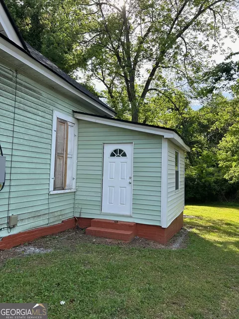 Exterior - 303 Grady Ave NE, Rome, GA 30161 photo 4 of 7