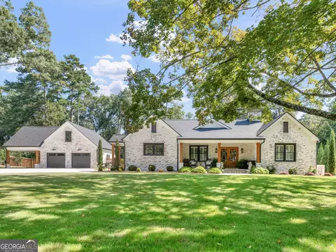 714 Maple Dr, Griffin, GA 30224