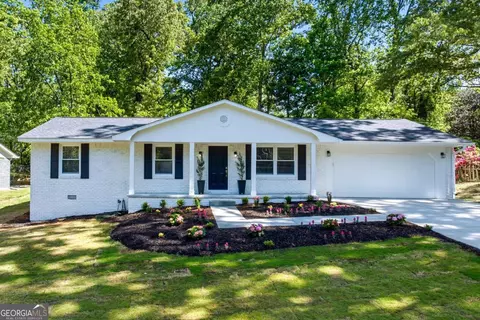 46 Hunting Creek Dr, Marietta, GA 30068