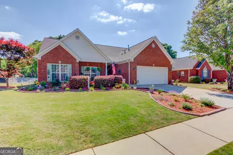 381 Crossroads Dr, Social Circle, GA 30025