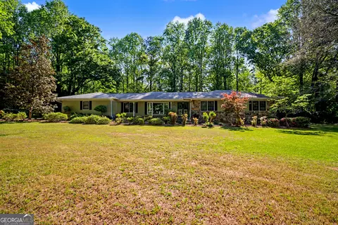490 Hawthorne Dr, Fayetteville, GA 30214