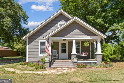 565 Williford St, Commerce, GA 30529