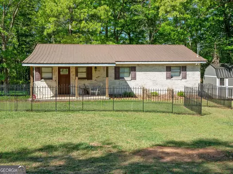 202 Forest Cir, Hartwell, GA 30643