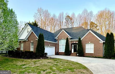 114 Springbrook Dr, Cornelia, GA 30531
