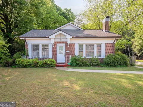 183 Athens St, Hartwell, GA 30643
