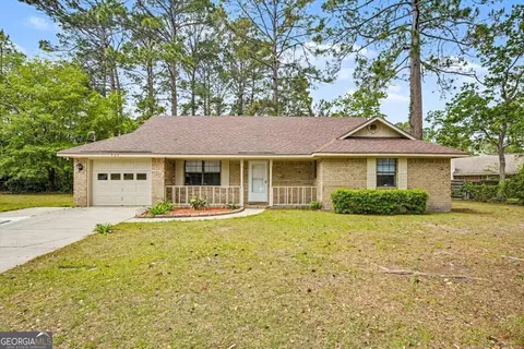 761 Robin Hood Dr, Hinesville, GA 31313