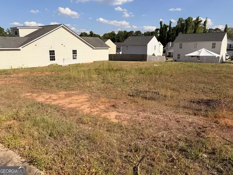 408 Foot Log Ln, Hogansville, GA 30230