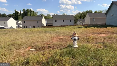 412 Foot Log Ln, Hogansville, GA 30230