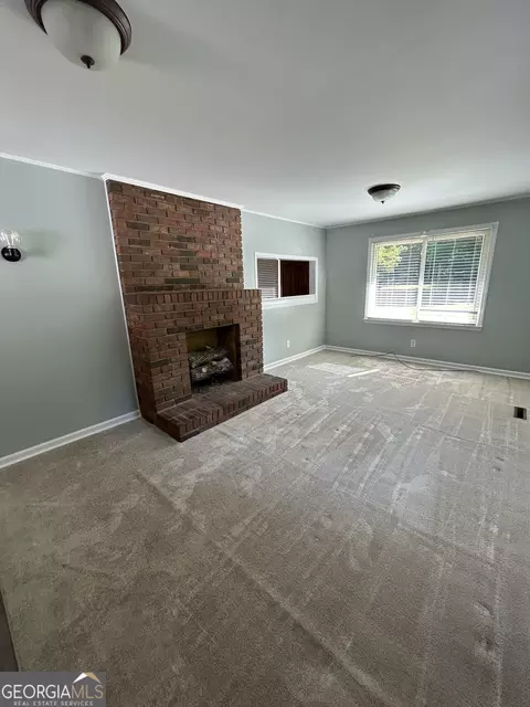 Living - 2 Ford Rd SE, Rome, GA 30161 photo 3 of 4
