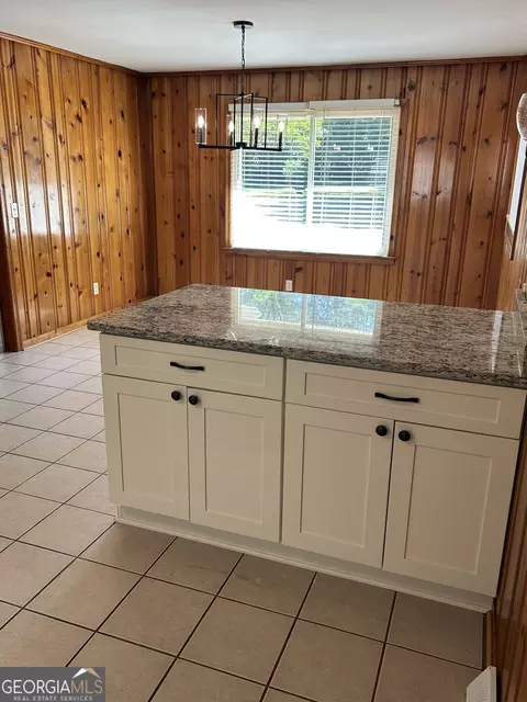 Kitchen - 2 Ford Rd SE, Rome, GA 30161 photo 3 of 3