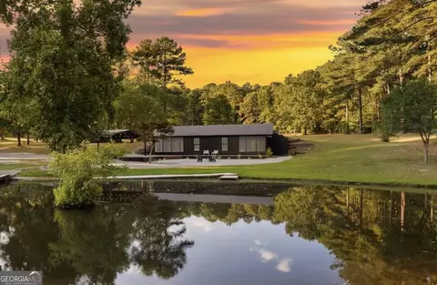 160 Creekwood Ln, Fayetteville, GA 30214